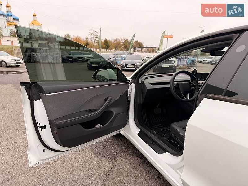 Седан Tesla Model 3 2025 в Кривому Розі фото 39 Седан Tesla Model 3 2025 в Кривому Розі