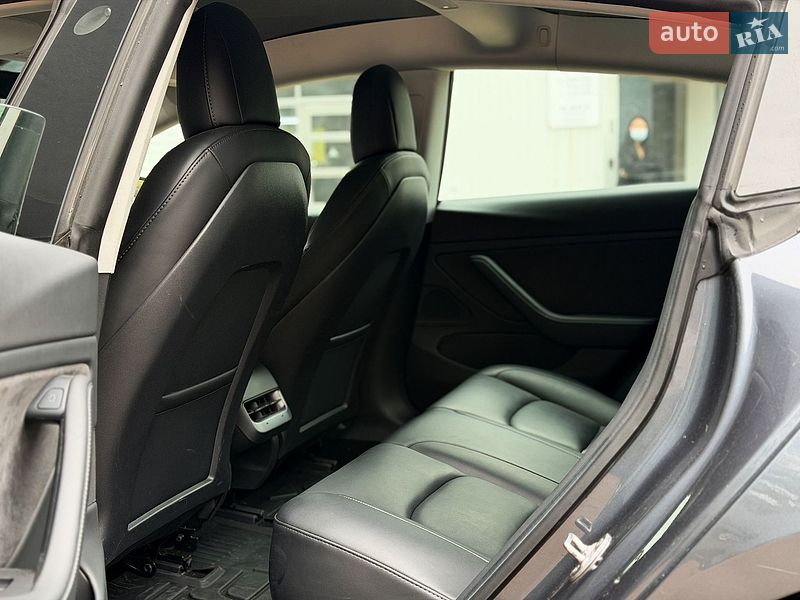 Седан Tesla Model 3 2021 в Києві