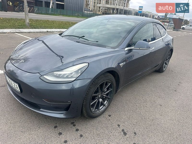 Tesla Model 3 2020