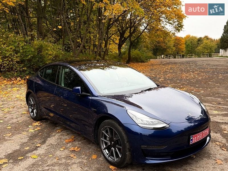 Tesla Model 3 2022