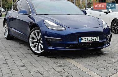 Седан Tesla Model 3 2019 в Львове