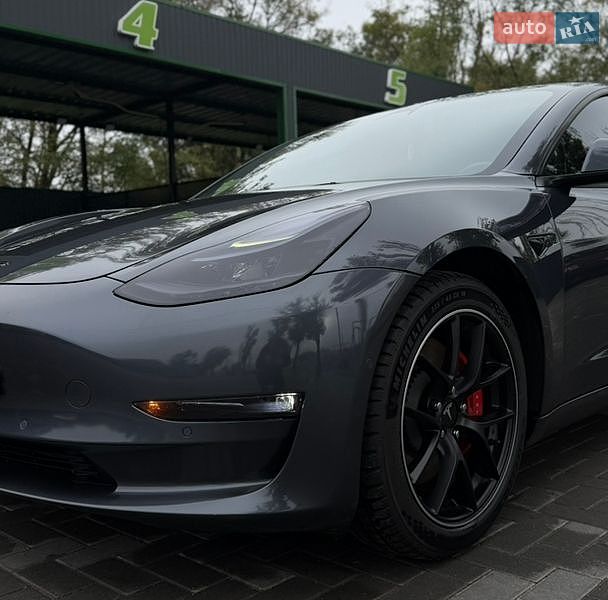 Седан Tesla Model 3 2021 в Запоріжжі