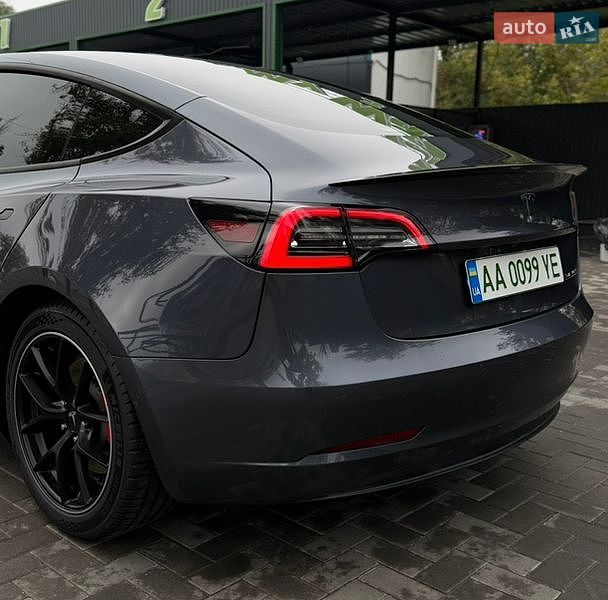 Седан Tesla Model 3 2021 в Запоріжжі