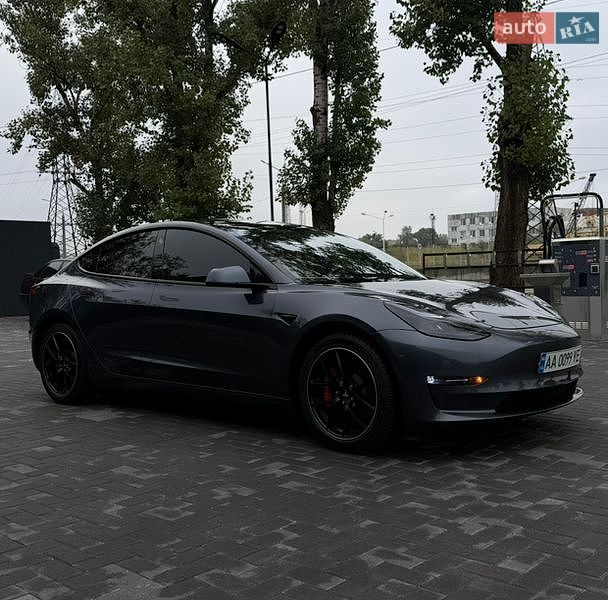 Седан Tesla Model 3 2021 в Запоріжжі