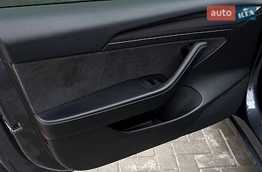 Седан Tesla Model 3 2021 в Запоріжжі