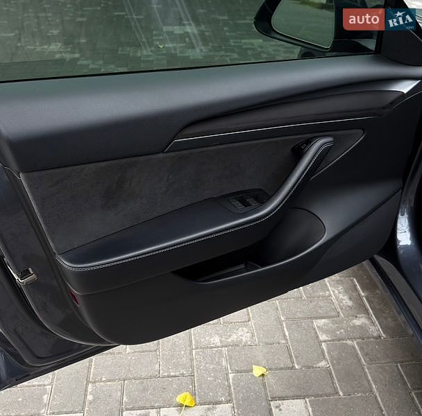 Седан Tesla Model 3 2021 в Запоріжжі