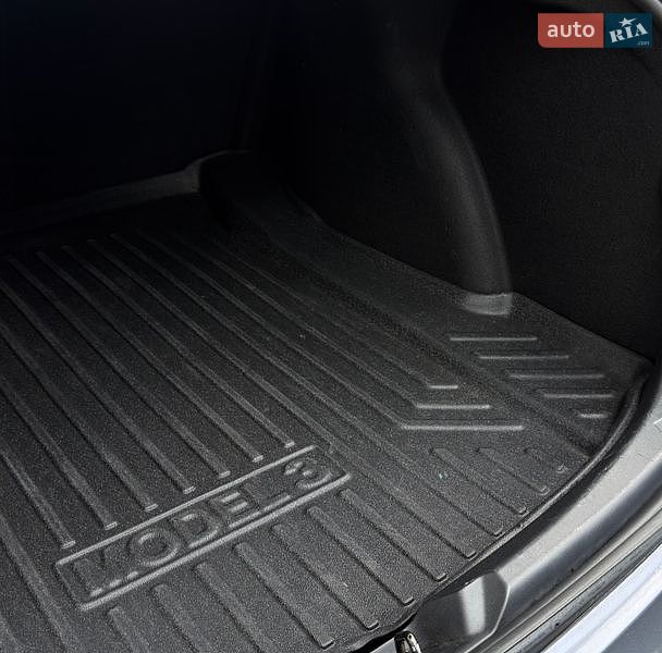 Седан Tesla Model 3 2021 в Запоріжжі