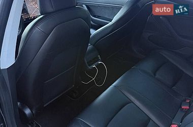 Седан Tesla Model 3 2019 в Львові