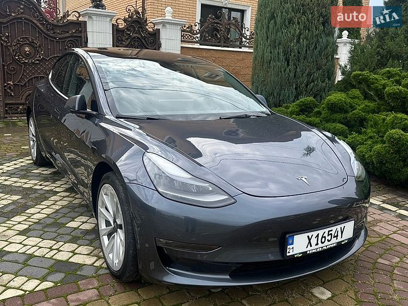 Tesla Model 3 2022