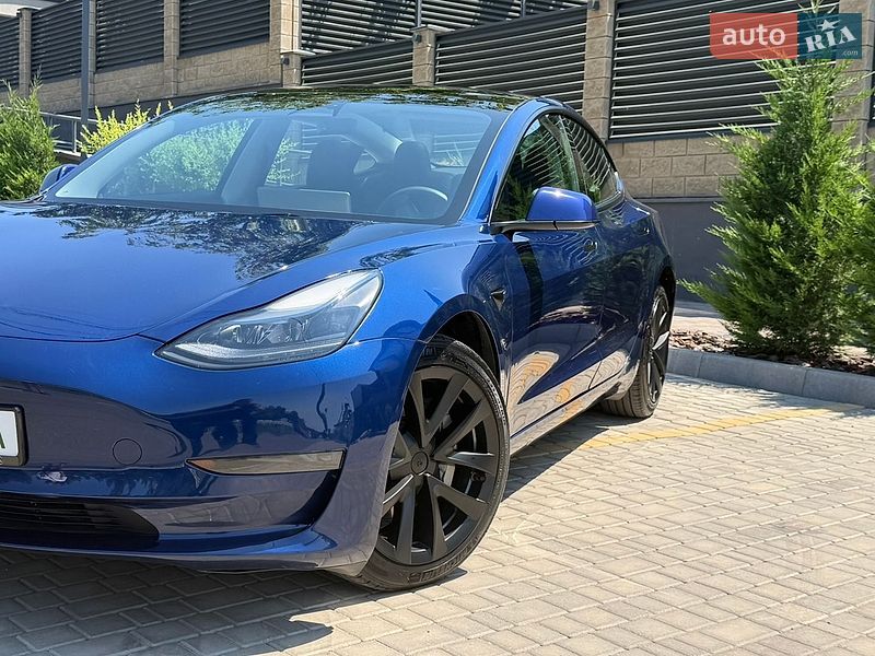 Седан Tesla Model 3 2021 в Одессе