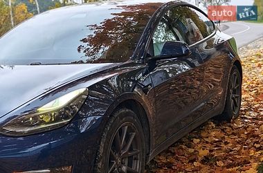 Седан Tesla Model 3 2021 в Львове