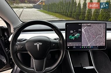 Седан Tesla Model 3 2018 в Львове