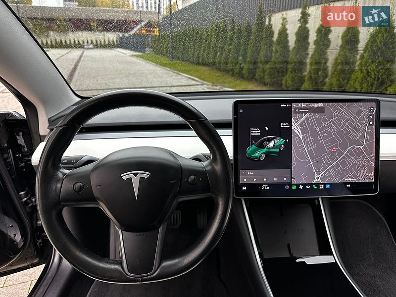 Седан Tesla Model 3 2018 в Львове
