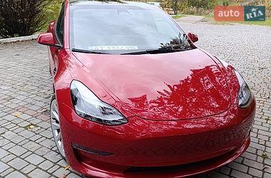 Седан Tesla Model 3 2022 в Калуше