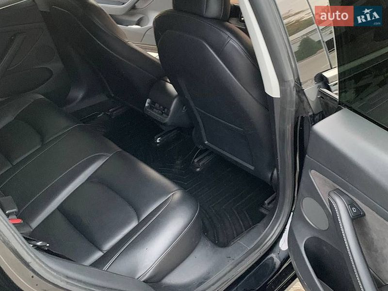 Седан Tesla Model 3 2021 в Одессе