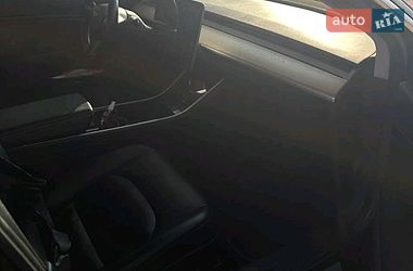 Седан Tesla Model 3 2018 в Львові