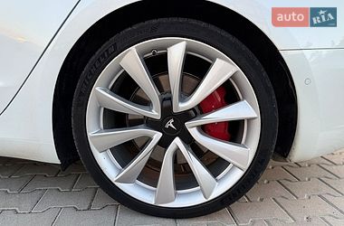 Седан Tesla Model 3 2018 в Львові
