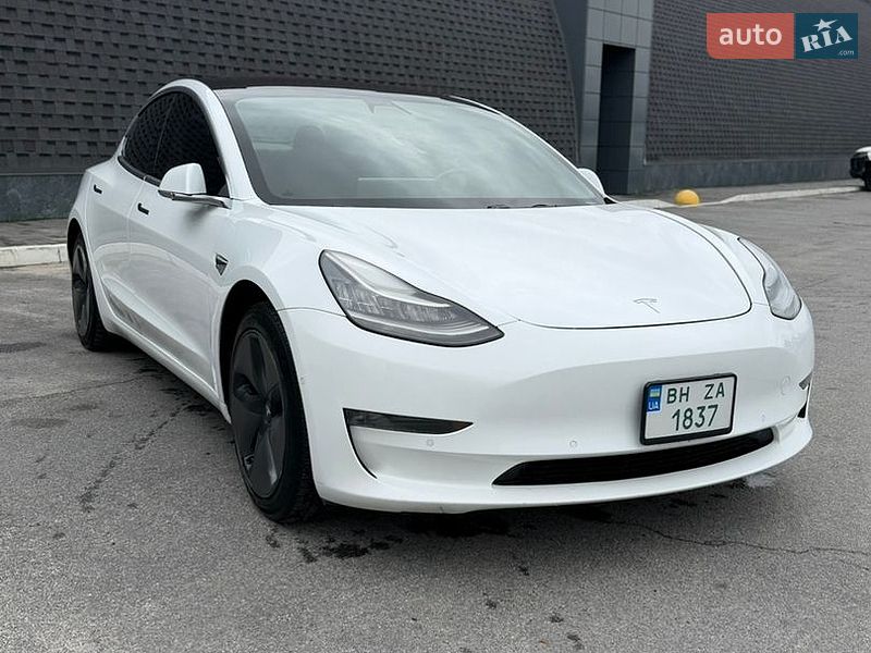 Седан Tesla Model 3 2018 в Днепре