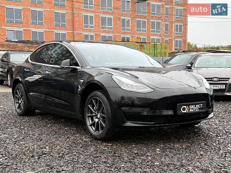 Седан Tesla Model 3 2019 в Мостиске