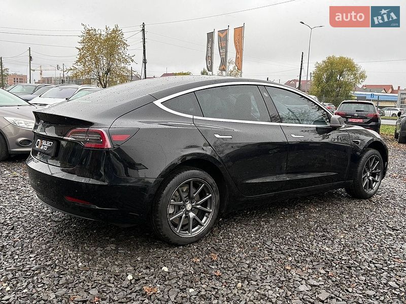 Седан Tesla Model 3 2019 в Мостиске