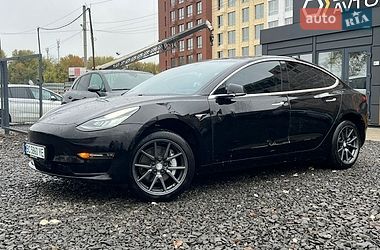 Седан Tesla Model 3 2019 в Мостиске