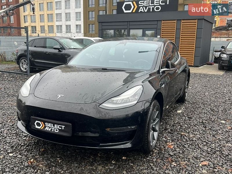 Седан Tesla Model 3 2019 в Мостиске