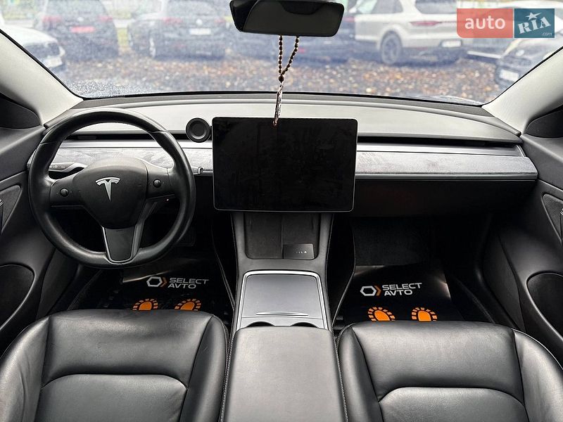 Седан Tesla Model 3 2019 в Мостиске