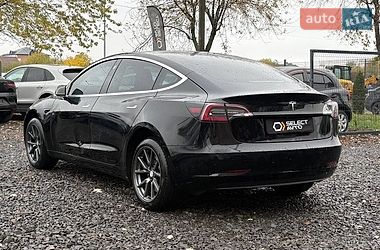 Седан Tesla Model 3 2019 в Мостиске