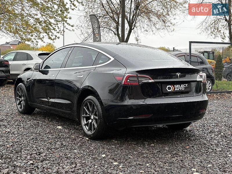 Седан Tesla Model 3 2019 в Мостиске