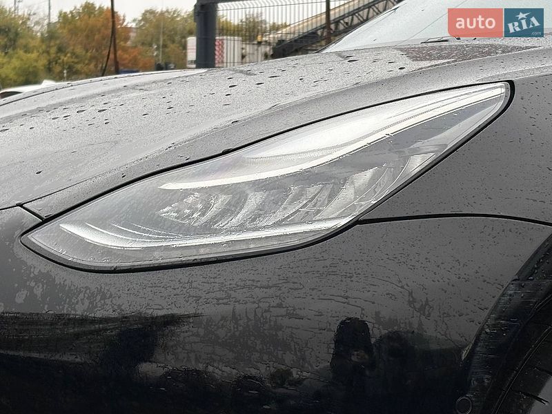 Седан Tesla Model 3 2019 в Мостиске
