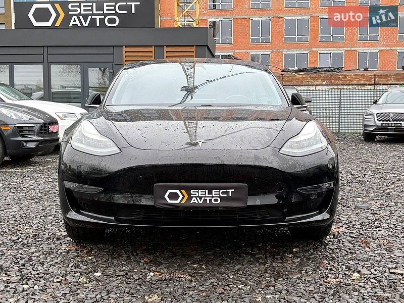 Седан Tesla Model 3 2019 в Мостиске