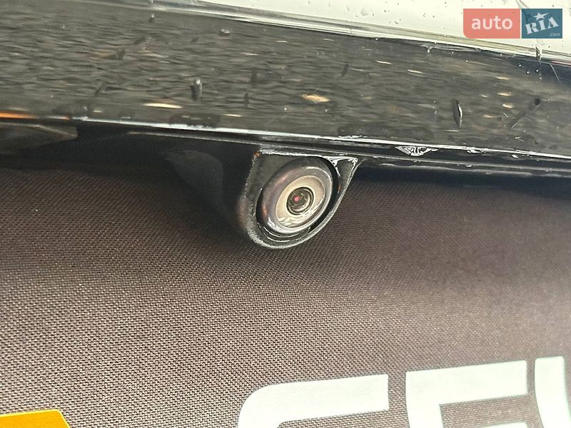 Седан Tesla Model 3 2019 в Мостиській