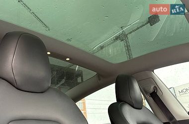 Седан Tesla Model 3 2019 в Мостиске
