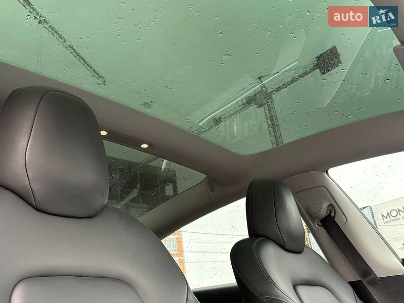 Седан Tesla Model 3 2019 в Мостиске