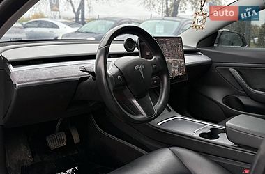 Седан Tesla Model 3 2019 в Мостиске