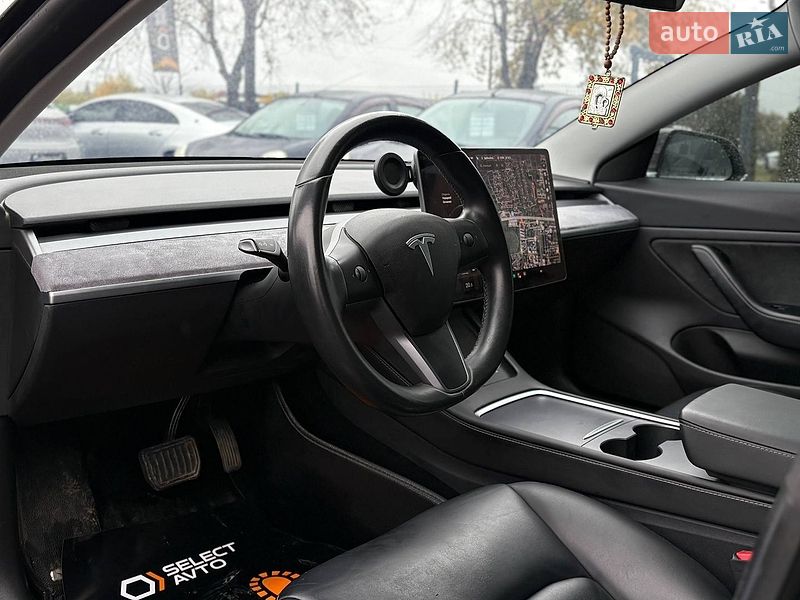 Седан Tesla Model 3 2019 в Мостиске