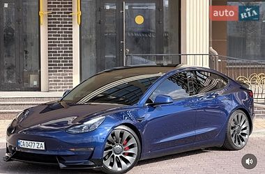 Седан Tesla Model 3 2021 в Киеве