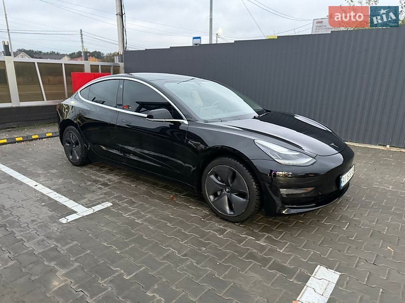 Седан Tesla Model 3 2020 в Києві