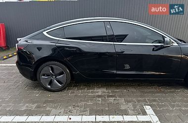 Седан Tesla Model 3 2020 в Києві