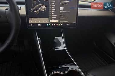 Седан Tesla Model 3 2020 в Києві