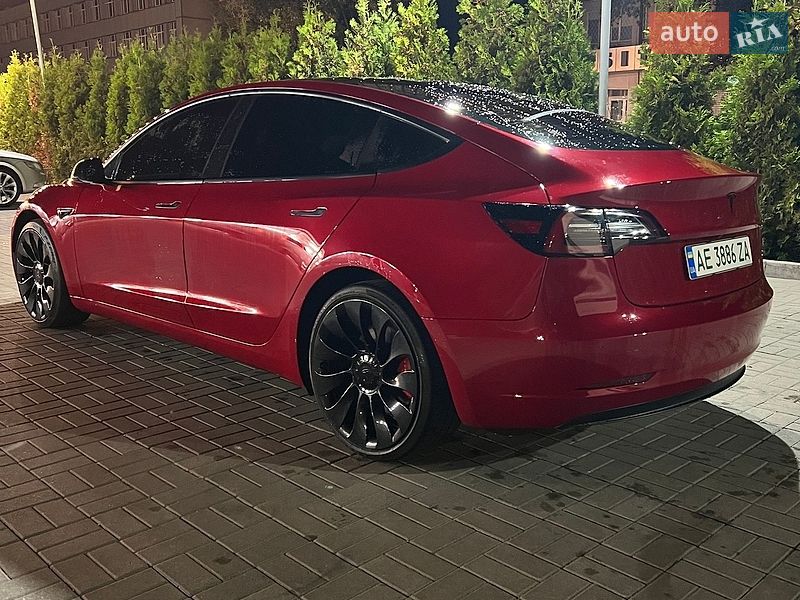 Седан Tesla Model 3 2022 в Дніпрі