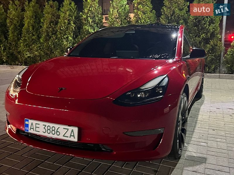 Седан Tesla Model 3 2022 в Дніпрі