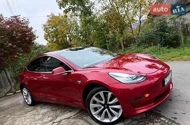 Седан Tesla Model 3 2019 в Трускавце