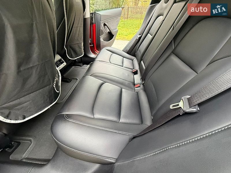 Седан Tesla Model 3 2019 в Трускавце