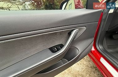 Седан Tesla Model 3 2019 в Трускавце
