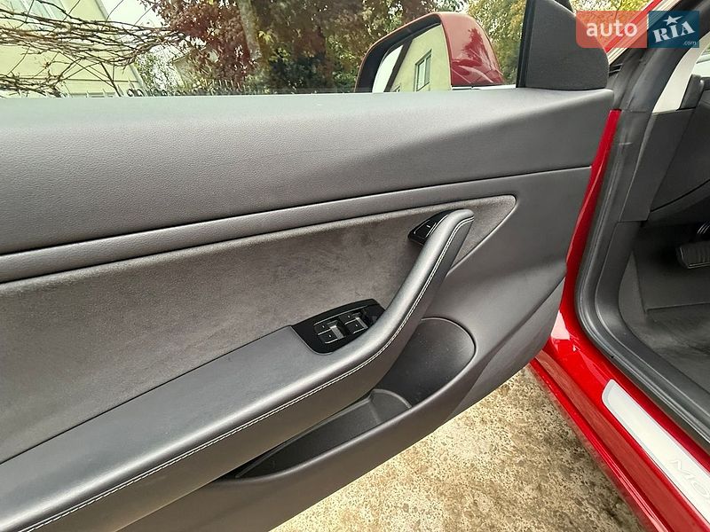 Седан Tesla Model 3 2019 в Трускавце