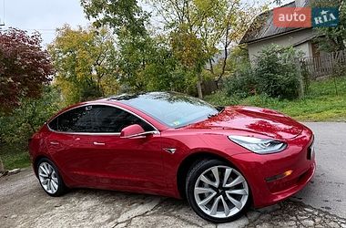 Седан Tesla Model 3 2019 в Трускавце