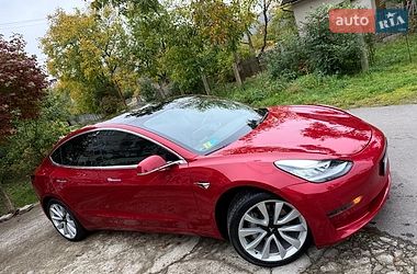 Седан Tesla Model 3 2019 в Трускавце