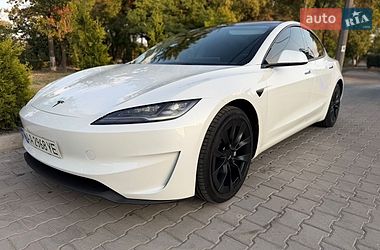 Седан Tesla Model 3 2024 в Миколаєві