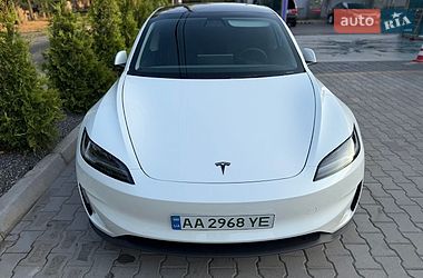 Седан Tesla Model 3 2024 в Миколаєві
